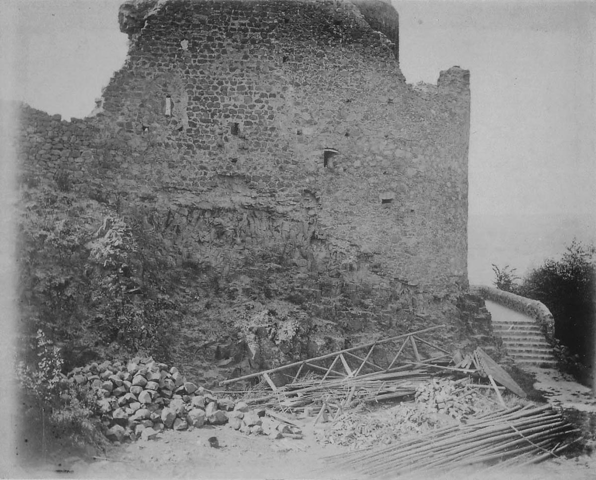 Burg Gleiberg - Oberburg Schildmauer